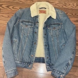 LEVIS Sherpa denim jacket